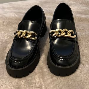 guess platform loafers w gold chains